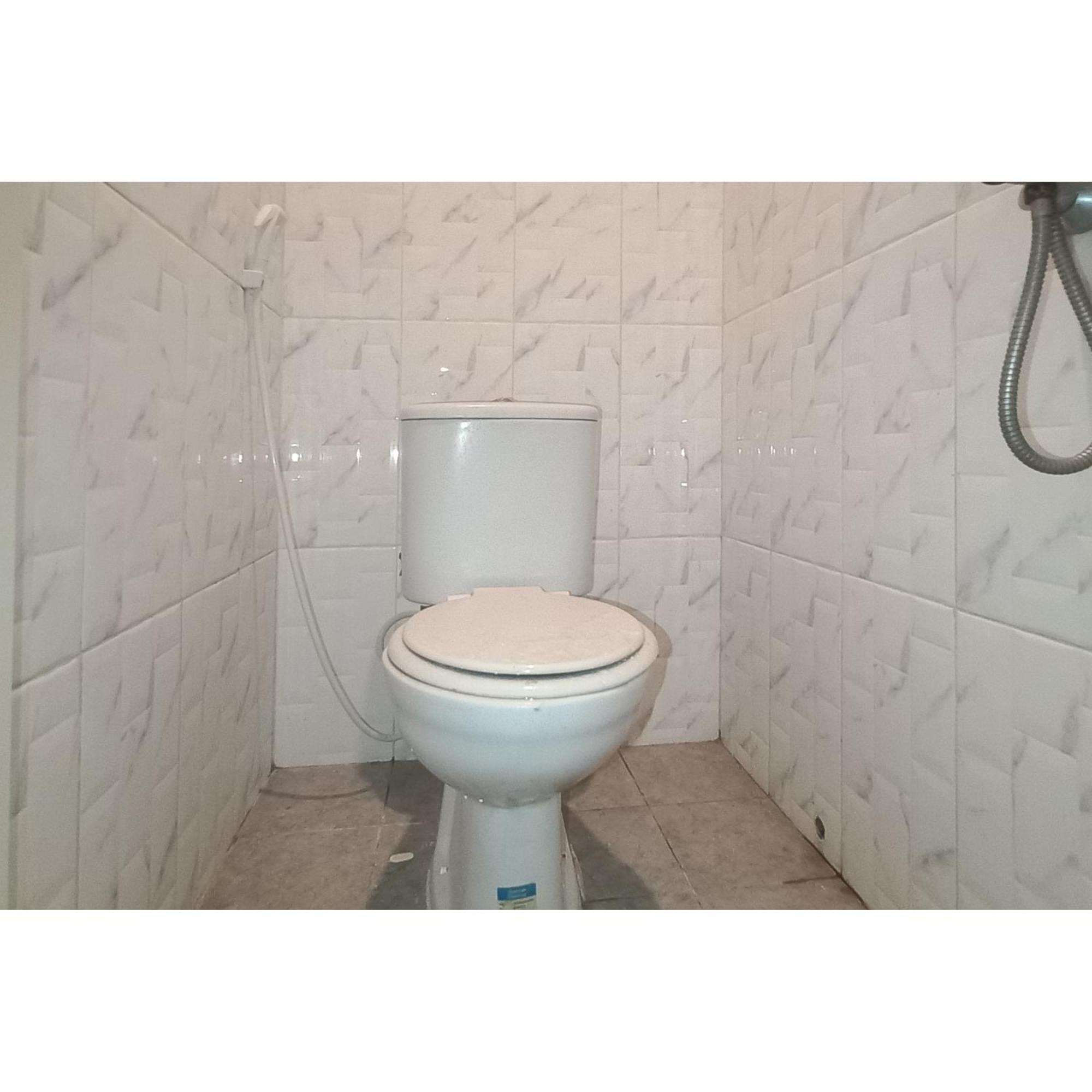 Reddoorz At Deluxe Hotel Near Terminal Purabaya Bungurasih سيدوارجو المظهر الخارجي الصورة