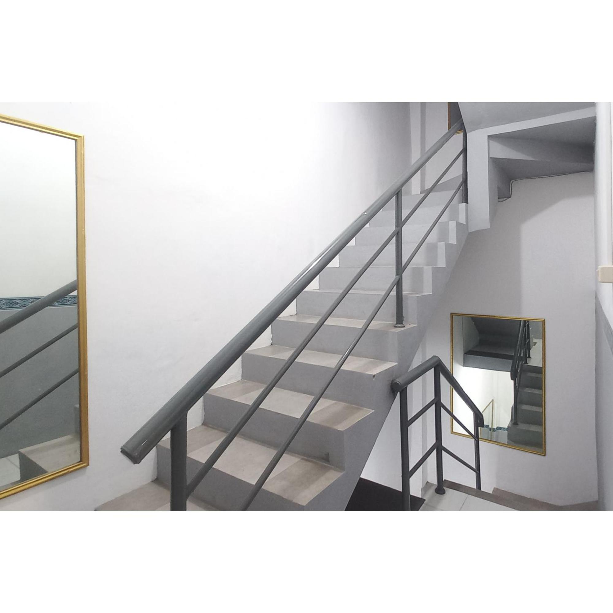 Reddoorz At Deluxe Hotel Near Terminal Purabaya Bungurasih سيدوارجو المظهر الخارجي الصورة